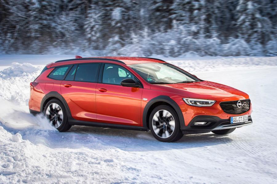  Opel Insignia Country Tourer Turbo D 4x4 Exclusive 2017 года  (фото 41 из 42)
